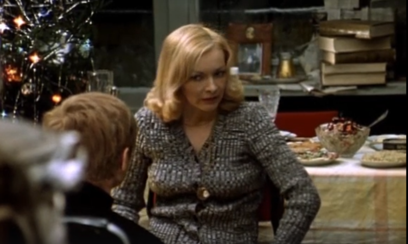    Кадр из фильма "Ирония судьбы, или С лёгким паром!". 1975 год. Реж. Эльдар Рязанов. Студия "Мосфильм"