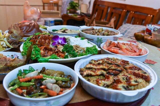 Минздрав дал пять советов, как восстановиться после новогодних застолий