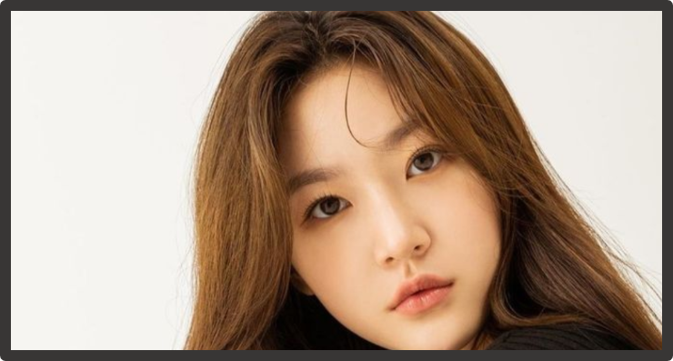 Актриса Ким Сэ Рон.