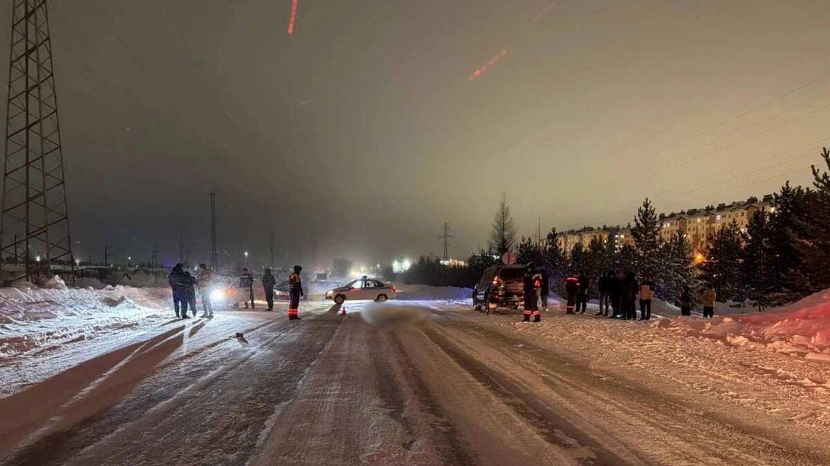    Смертельное ДТП произошло на улице Магистральной в Ноябрьске 2 января. Фото: пресс-служба Госавтоинспекции Ноябрьска