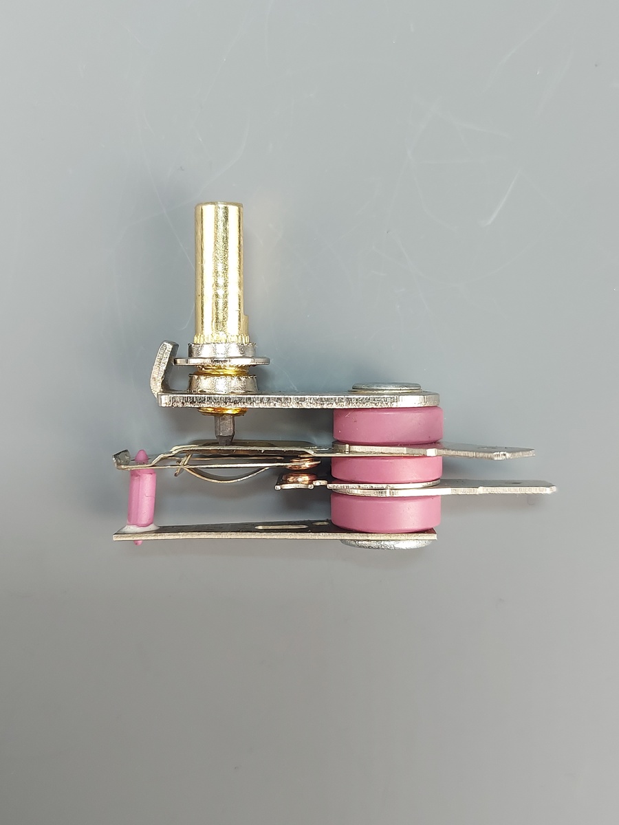 Рисунок 3 - Внешний вид биметаллического датчика. Источник: https://lspare.ru/upload/iblock/7db/vk1pmwk1ckqsgbxqaqmolhri3fsikef8.jpg