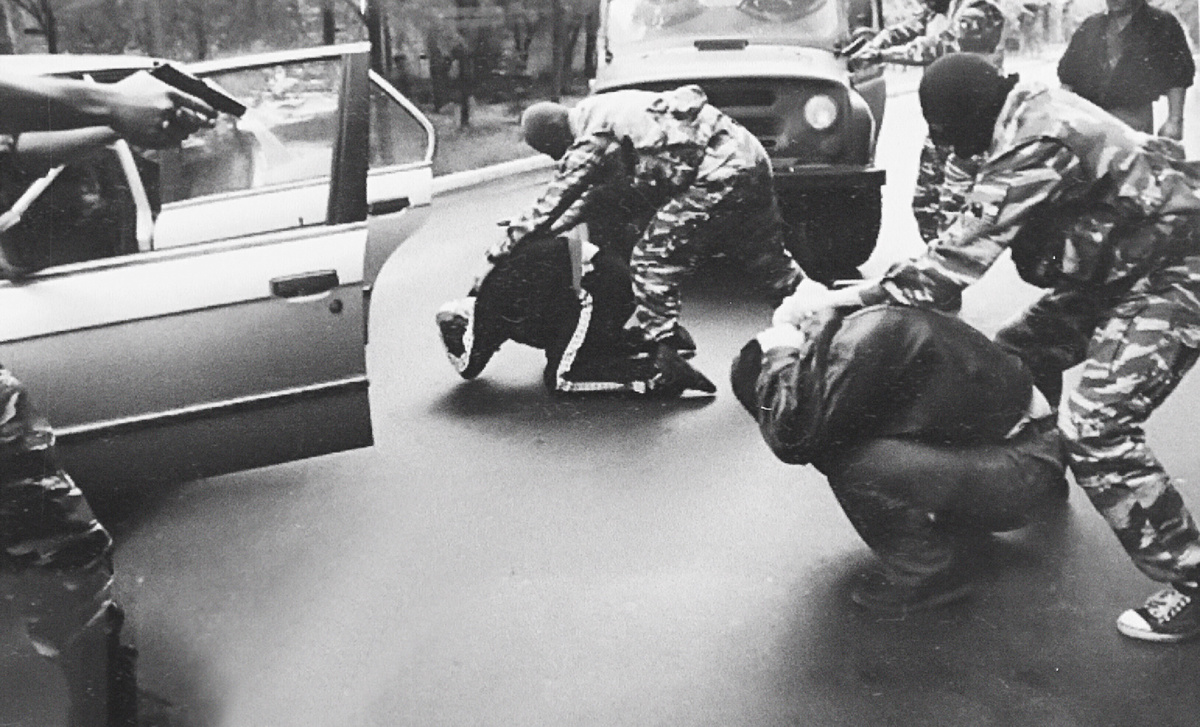 Задержание преступников сотрудниками СОБР