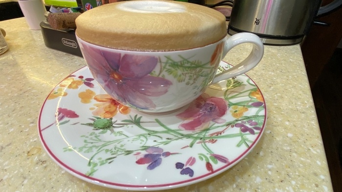 С коньяком молочная пенка получается "наваристой"! :-)