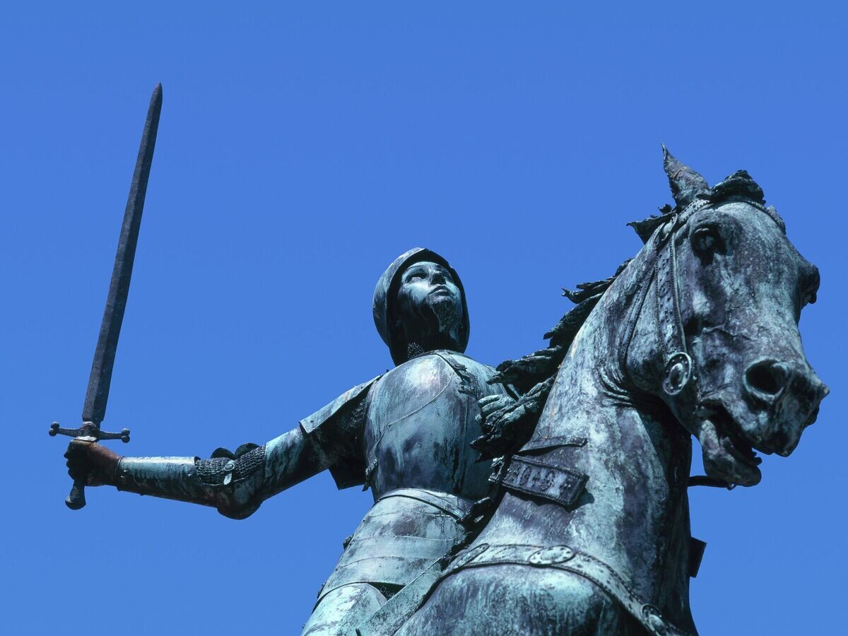    Конный памятник Жанне д'Арк на площади Сент-Огюстен в Парижа | © Getty Images / P A Thompson