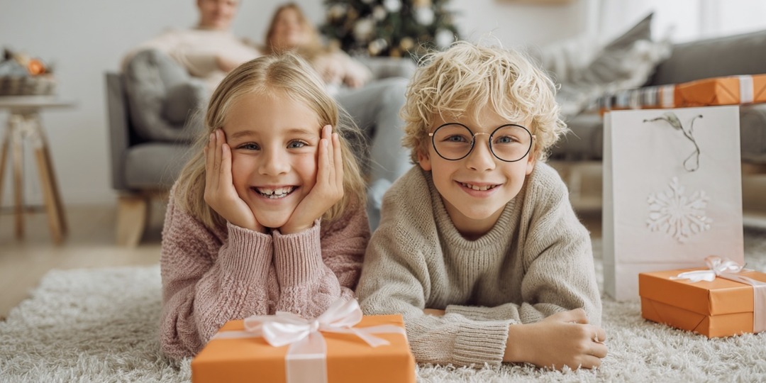 Чем заняться с детьми дома в новогодние праздники: 10 лучших настольных игр для всей семьи