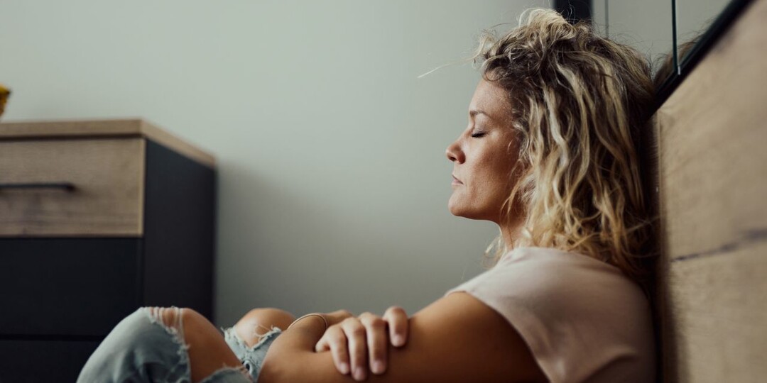 – Разводиться решила, квартиру хочешь?! – орёт муж. — Да попробуй только! Уйдёшь ни с чем