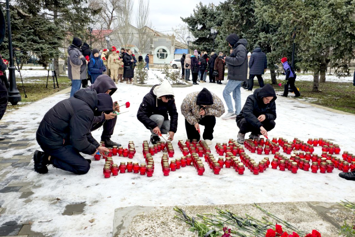    В Геническе почтили память жертв теракта в Хорлах./Министерство молодежной политики Херсонской области