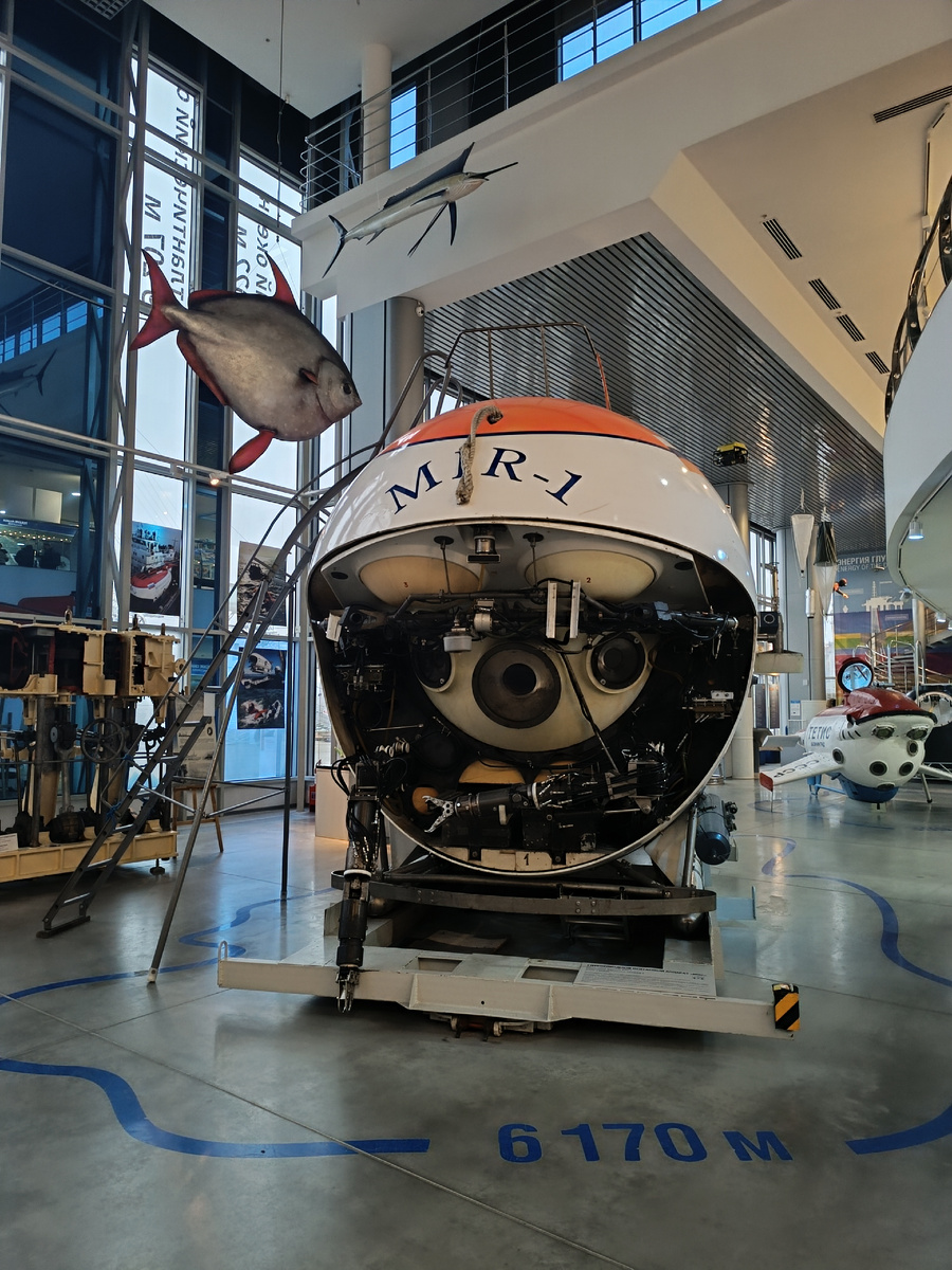 Фото из личного архива (легендарный батискаф "Мир-1", принял участие в съёмках к/ф "Титаник") 