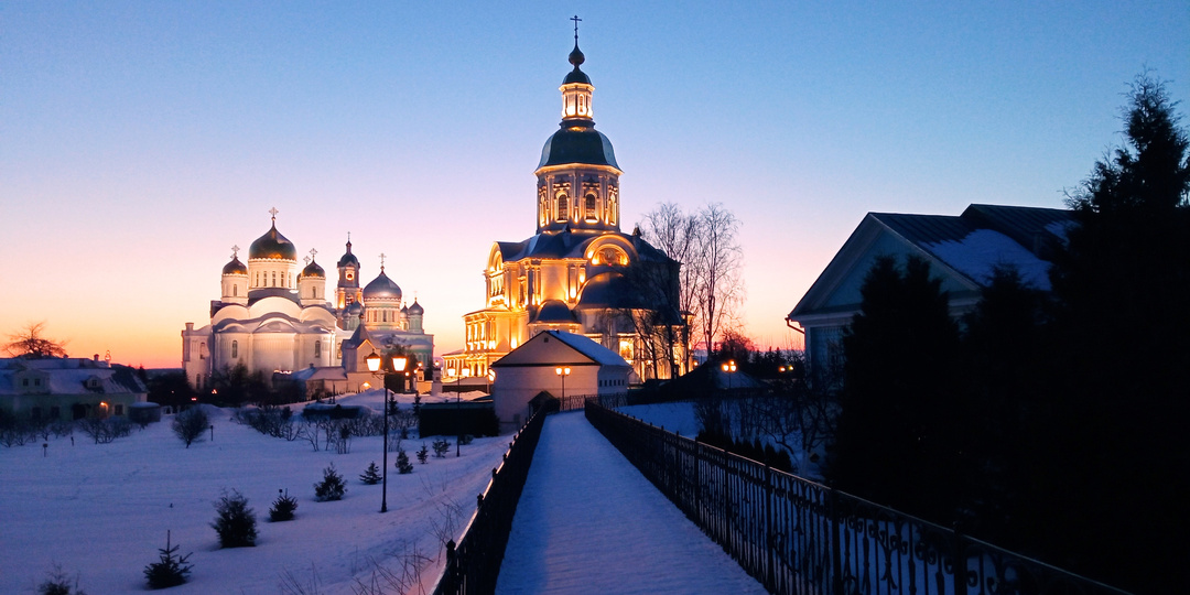Монастырь Дивеево: место, где небеса спускаются на землю. Путеводитель не только для паломников.
