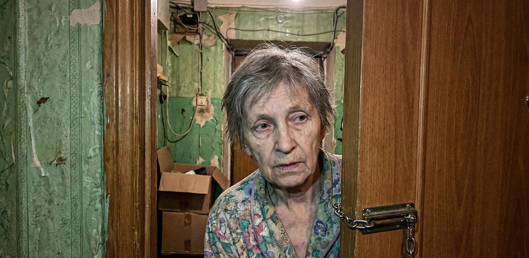 Жили через стенку 15 лет и молчали. Одна тарелка борща изменила всё