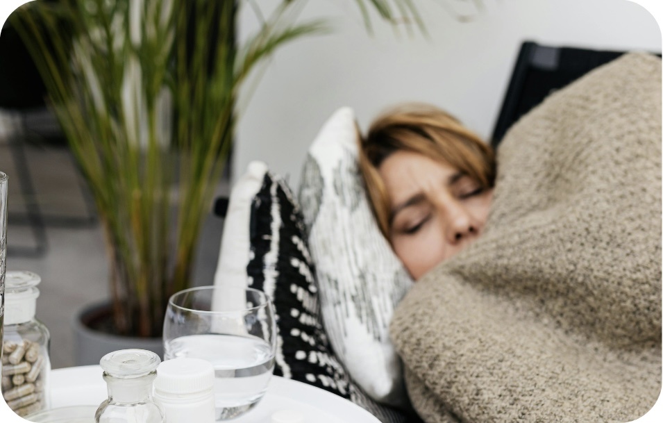 «Солнце встало, а внутри всё ещё ночь.»