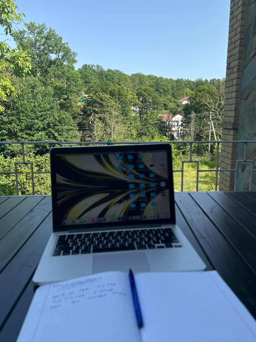 Мое летнее рабочее место в доме в Широкой Щели, Геленджик