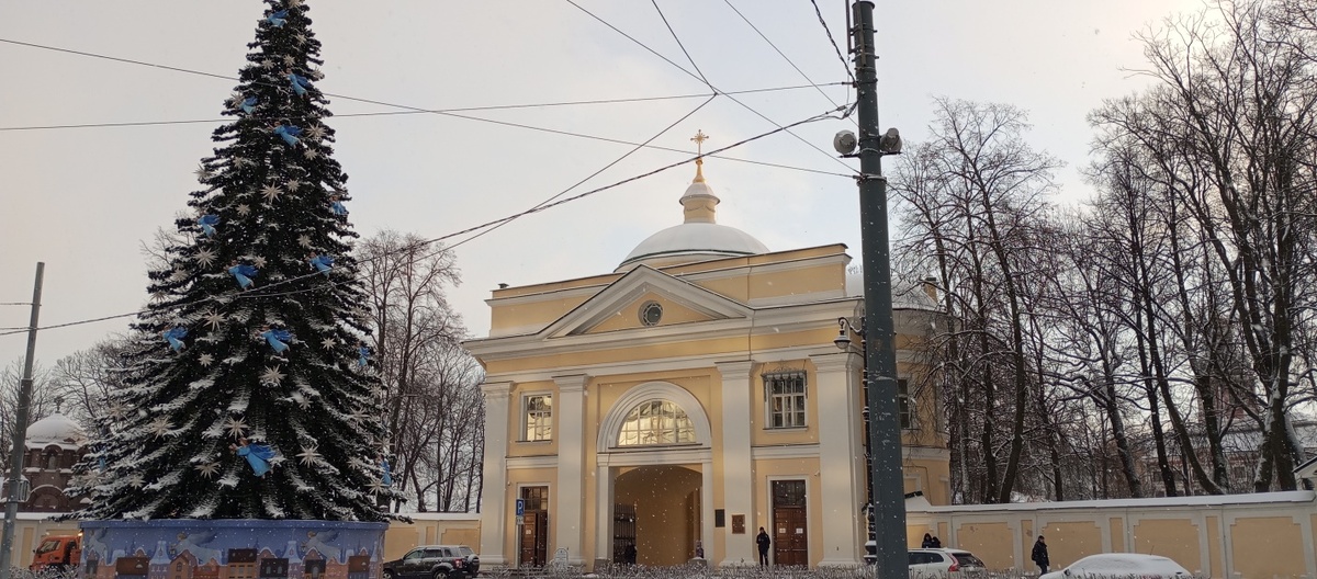 Вход в Лавру