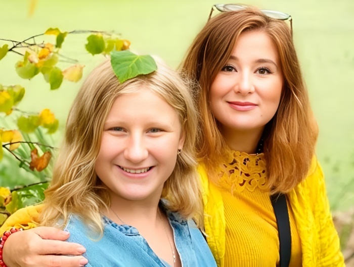 Юлия Куварзина с дочерью.