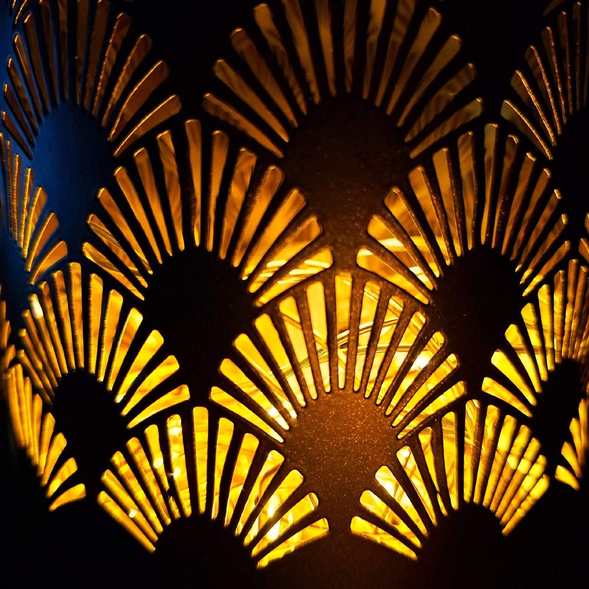 ночник, который стоит передо мной сейчас.