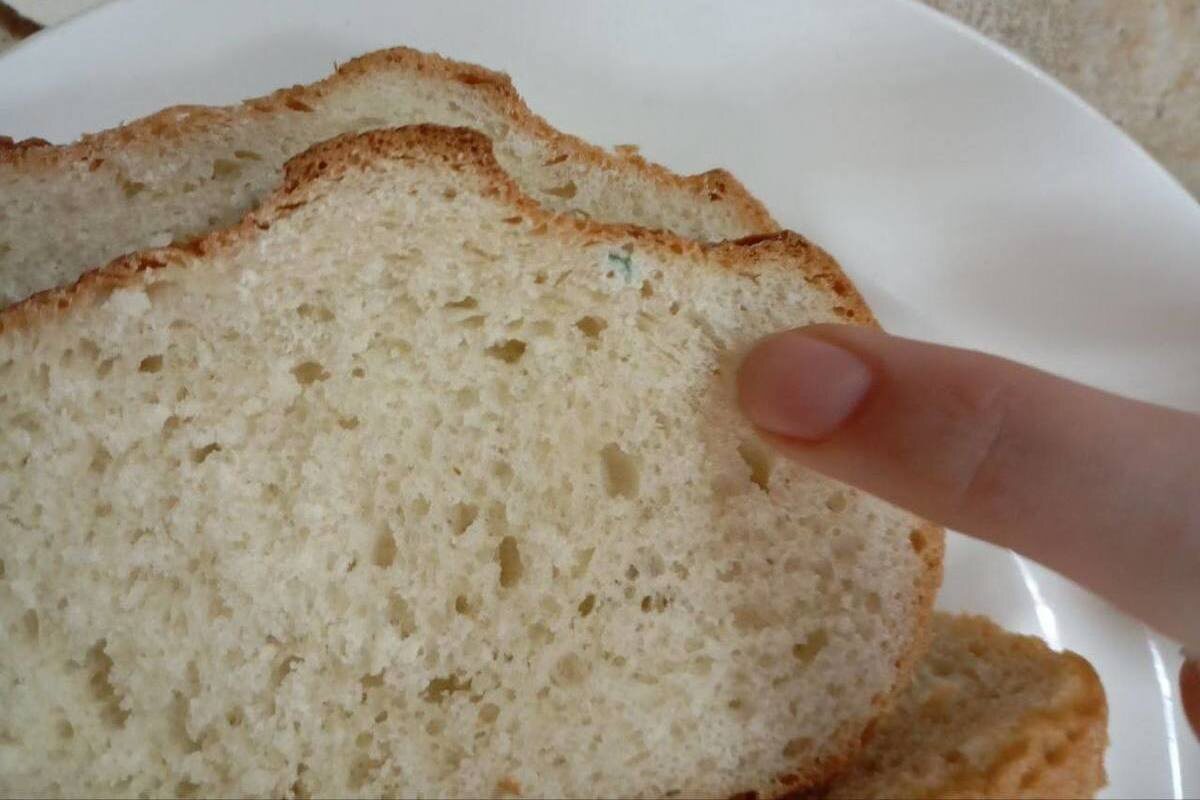 Вы видите маленькое пятнышко плесени и не видете опасности