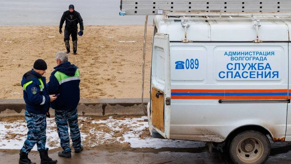 Провалившегося под лед мужчину спасли под Волгоградом