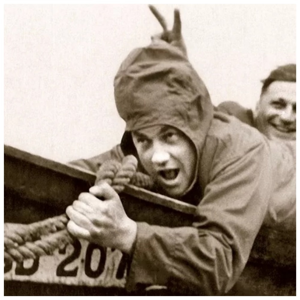 Мечтал Эльдар о морях, о приключениях, как его герой Мартин Иден