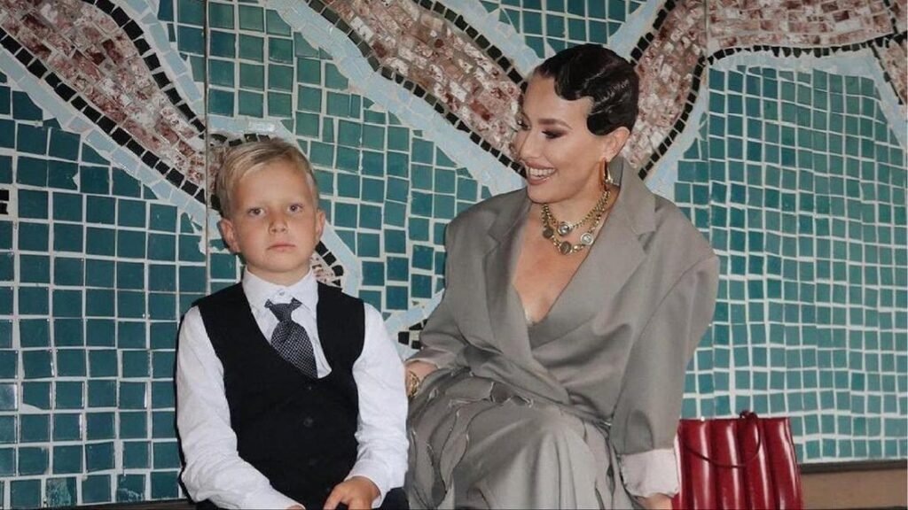    Собчак не смогла доказать сыну существование Деда Мороза (источник изображения) News Express Team