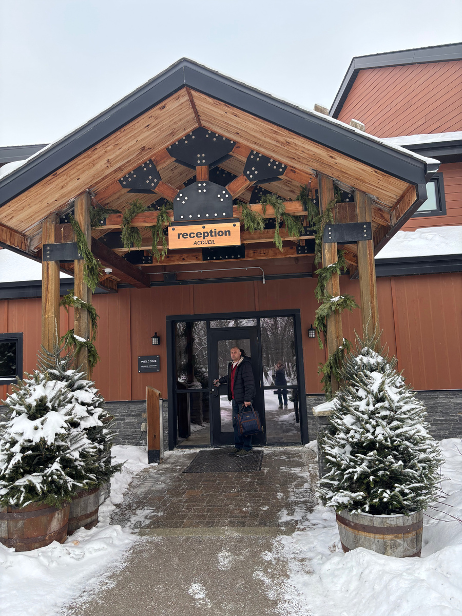 Приехали засветло. Уехали затемно