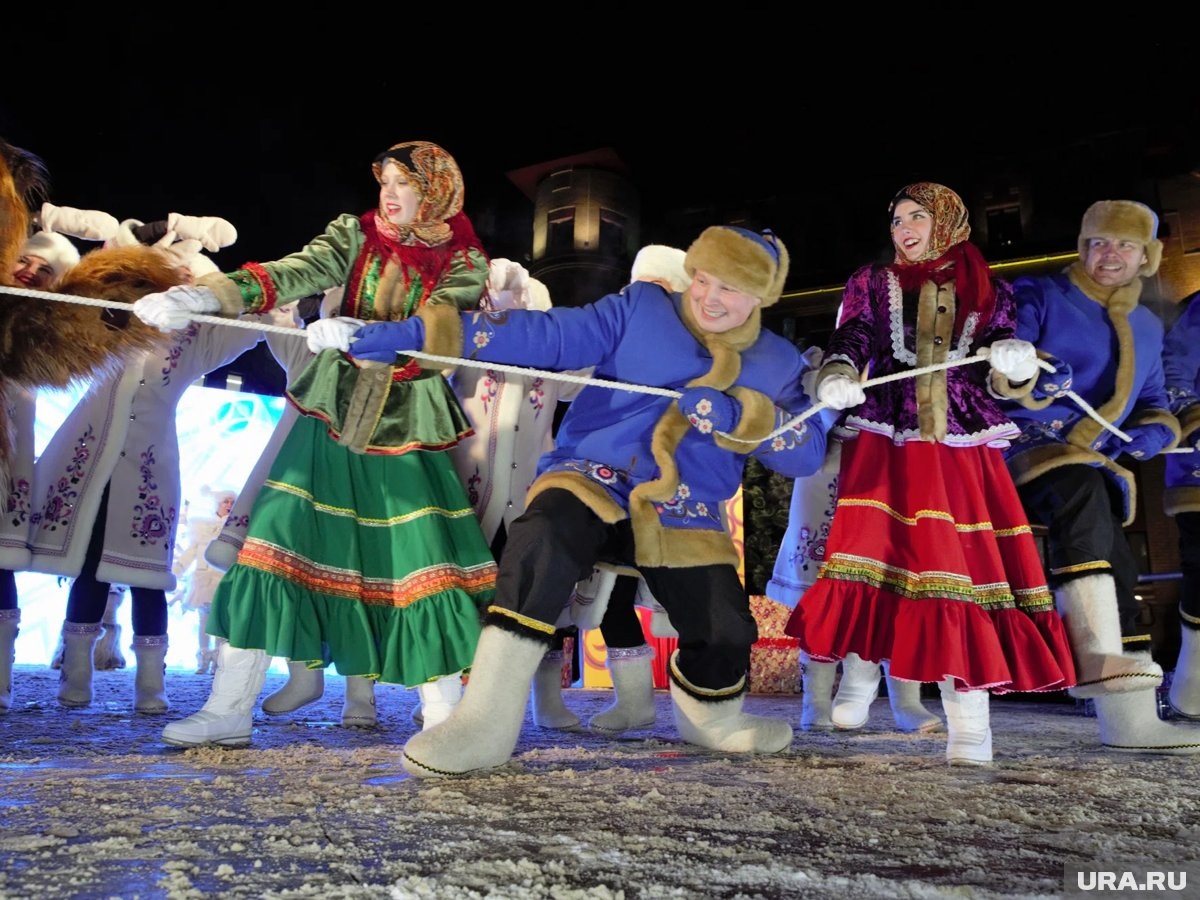     Одним из ярких моментов программы станет командное перетягивание каната