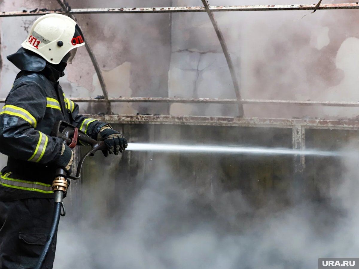     К тушению пожара привлечены 57 человек и 18 единиц техники