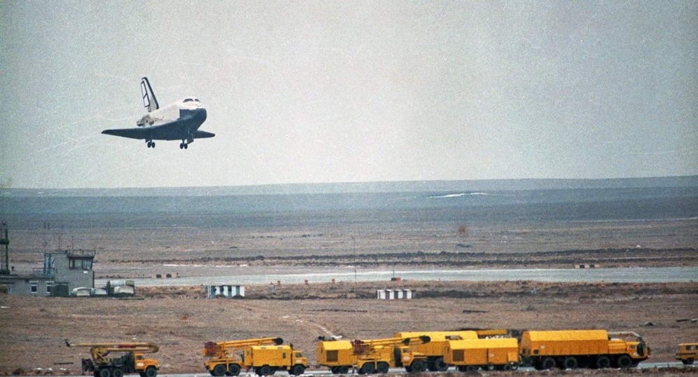 Командир "Волчьей стаи". Как переплелась судьба легендарного летчика-космонавта Игоря Волка с "Бураном"