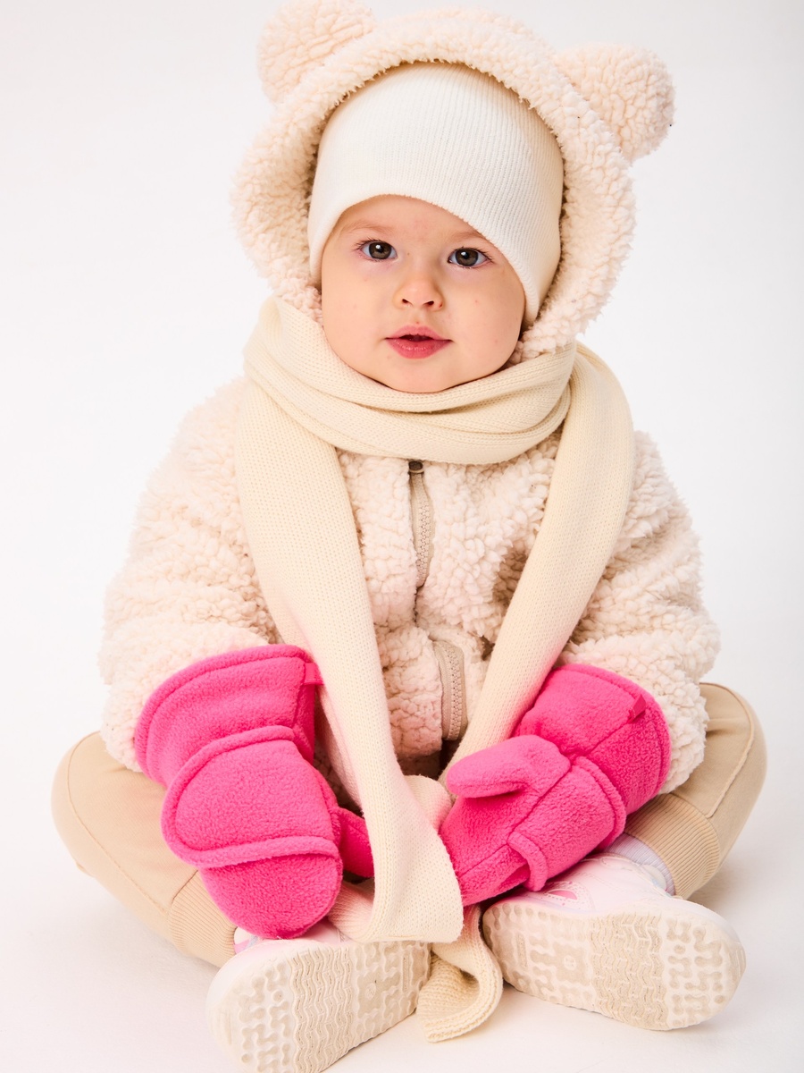 Это просто фото нашей маленькой модели из студии.)