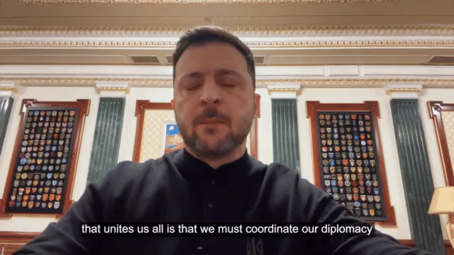    Зеленский на нервах плюётся в экран. Видео: ТГ-канал Царьграда