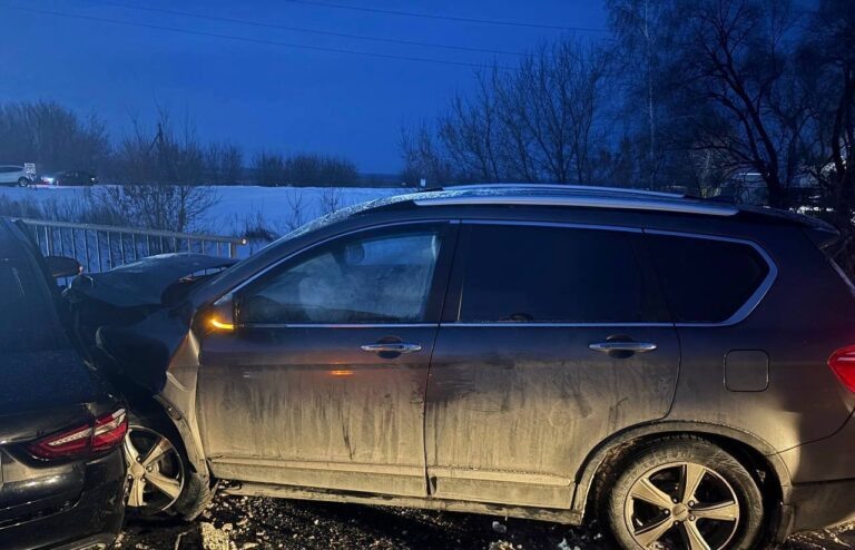    Трое пассажиров госпитализированы после тройного ДТП под Бузулуком Оренбуржье