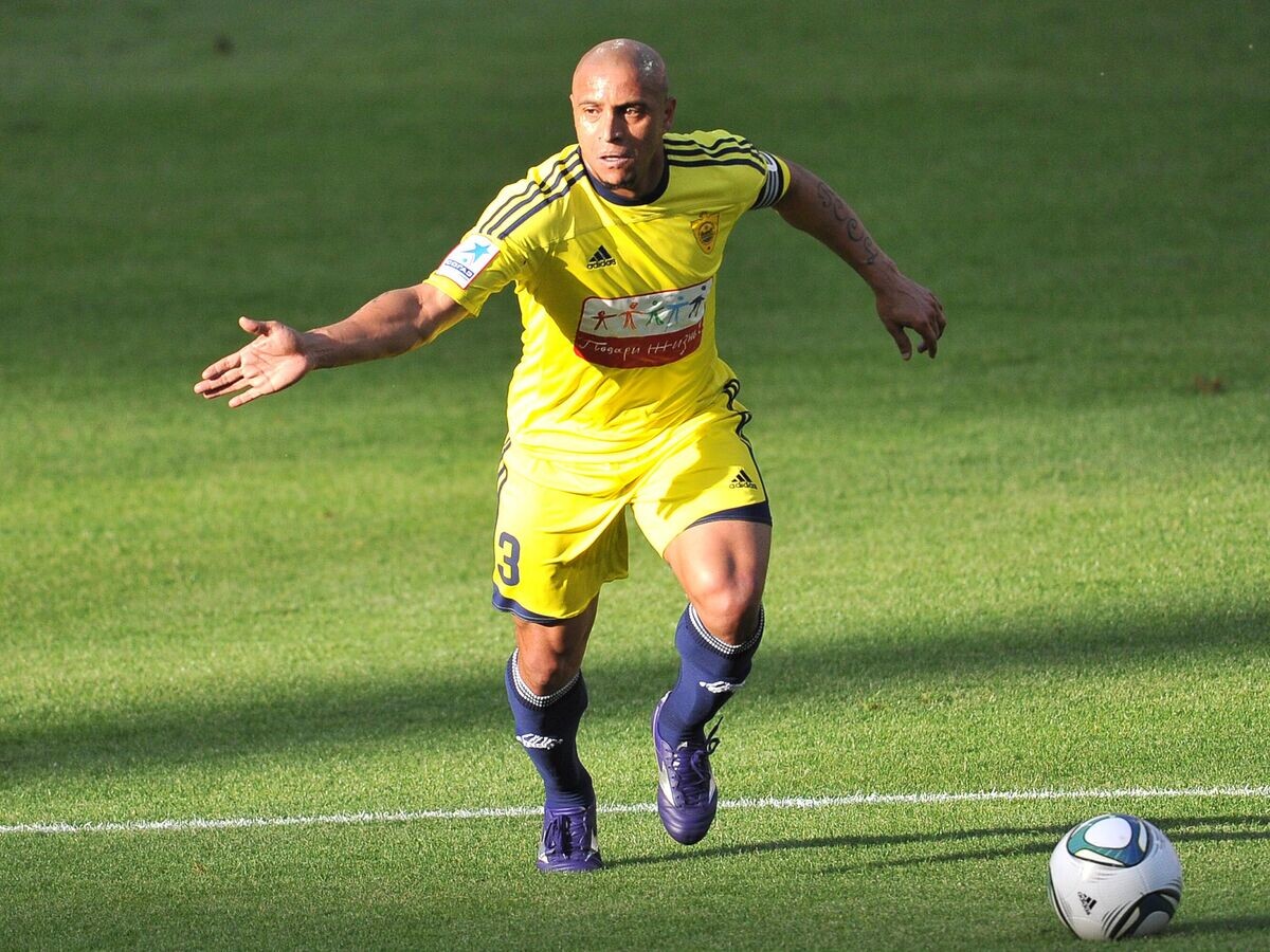    Роберто Карлос в составе "Анжи" | © РИА Новости / Александр Вильф