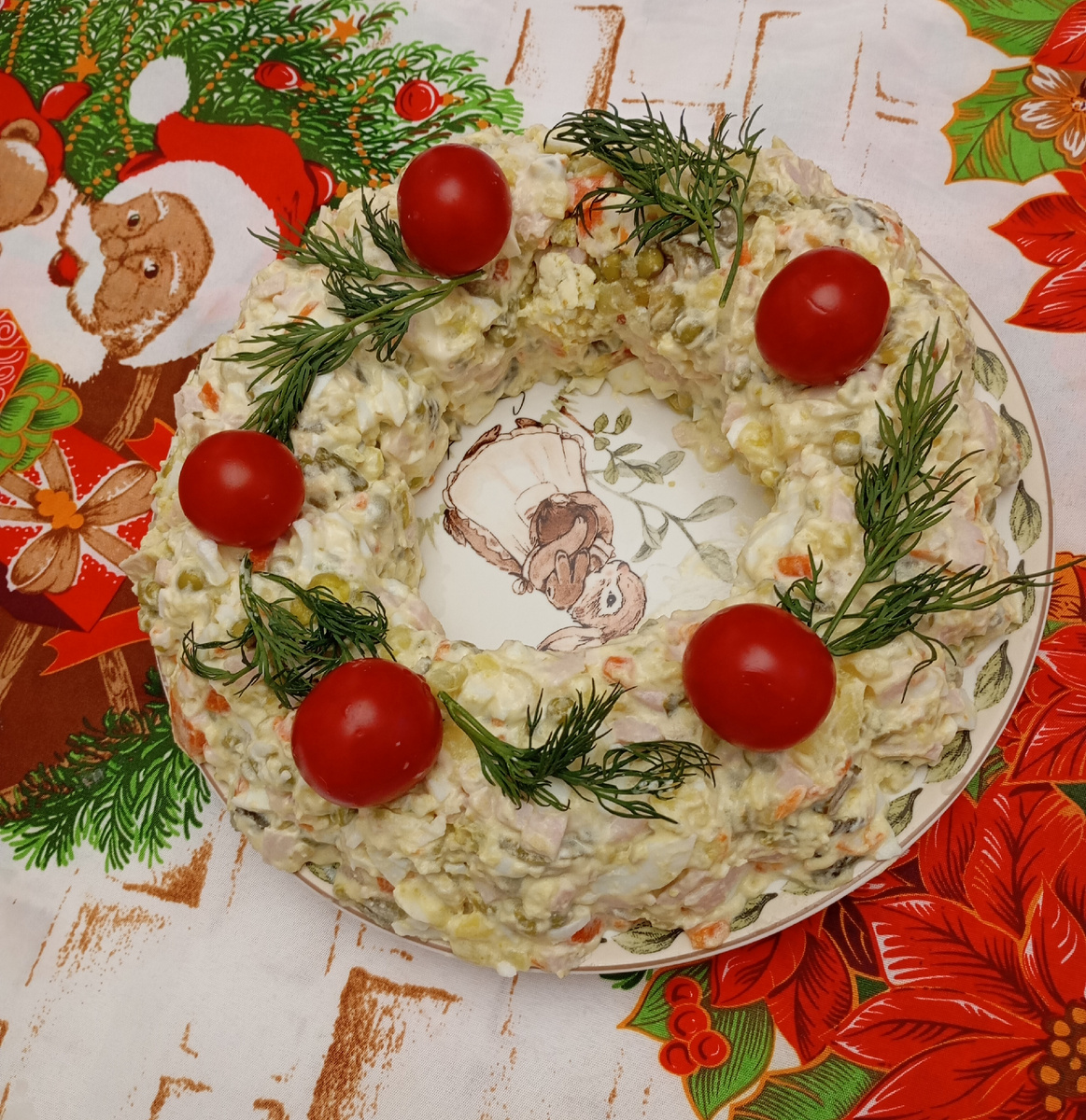 Новогодний зимний салат