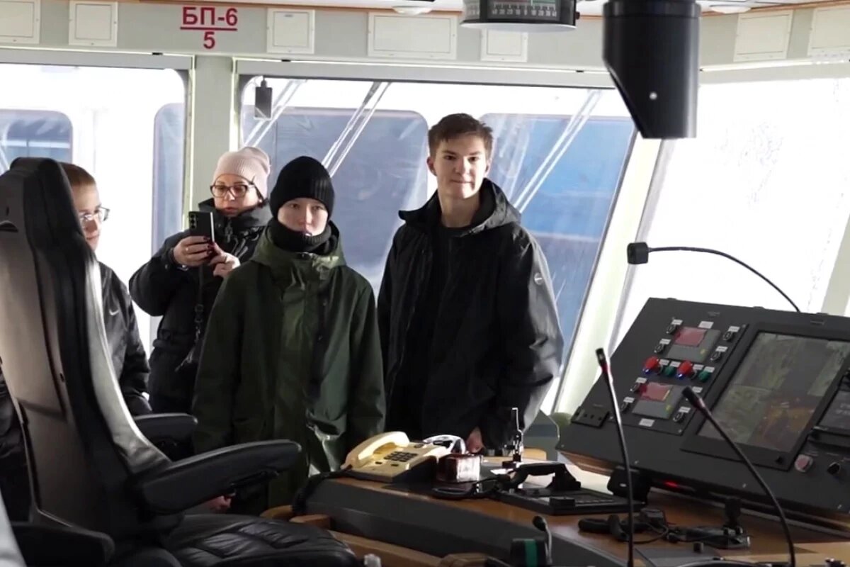    Дети бойцов СВО побывали на пограничном корабле «Камчатка»