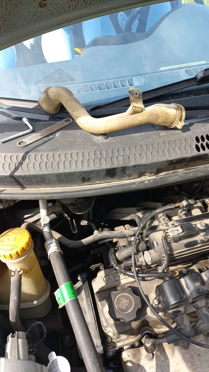 Старая горловина, в ней трещина вдоль шва