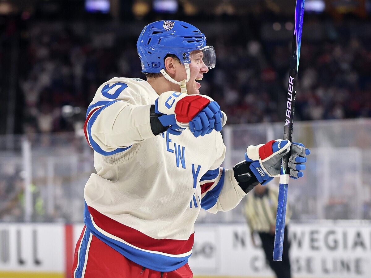    Хоккеист "Нью-Йорк Рейнджерс" Артемий Панарин | © Getty Images / Carmen Mandato