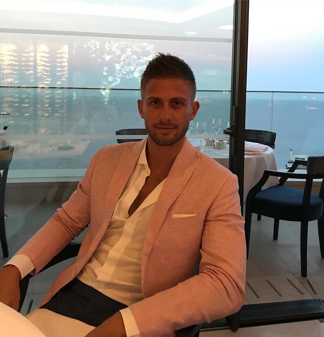    Алекс Смерфит общается с Викторией после разрываСоцсети Алекса Смерфита