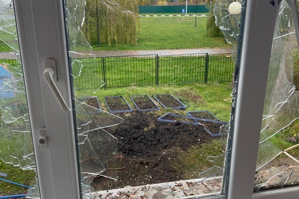    В Чертковском районе после атаки БПЛА повредило стекла и электропровода. Александр КОЦ