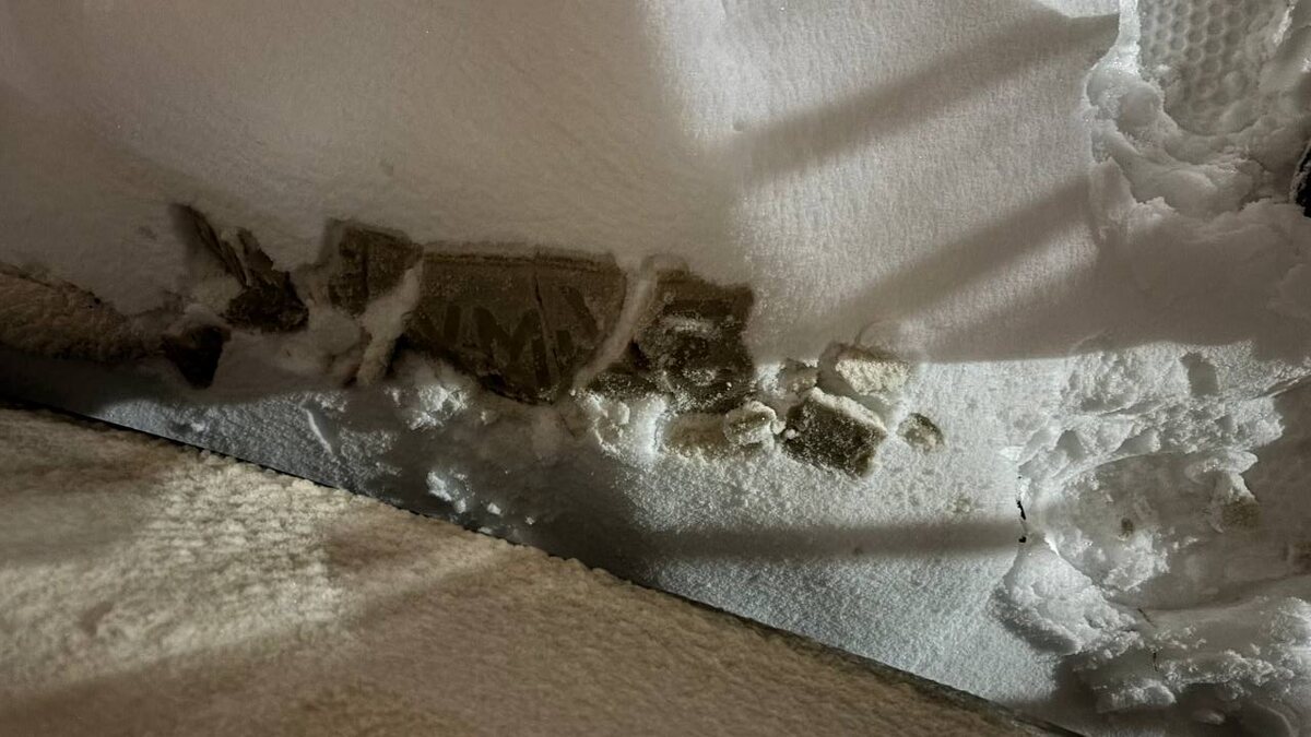 На машине даже номеров не видно