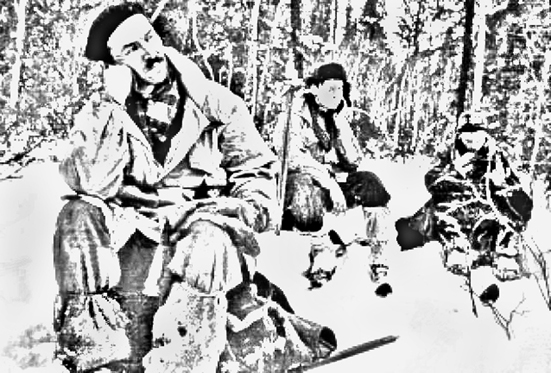 О чем-то задумался Семен Золотарев. Фото из открытых источников, обработка автора.