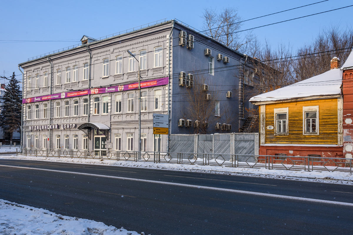 ​Льва Толстого, 96 / ​Ленинская, 77 - вид с улицы Льва Толстого