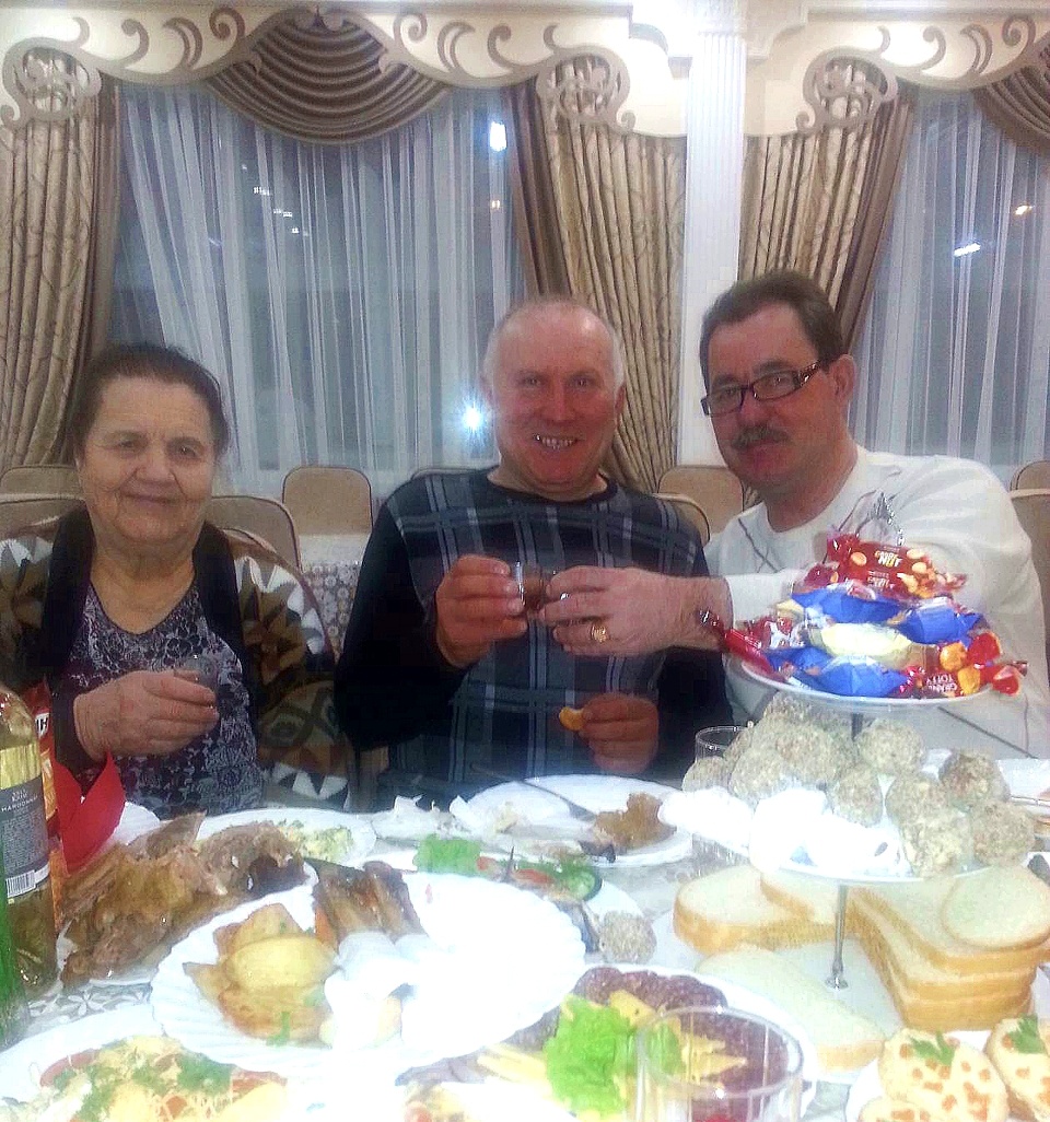 Четыре года назад. Мама еще с нами...