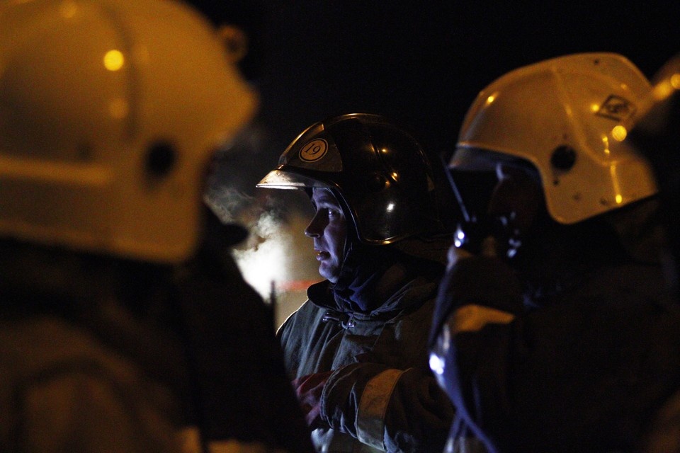    В тушении пожара на Веденеева было задействовано 26 человек личного состава. Мария АНАНОВА