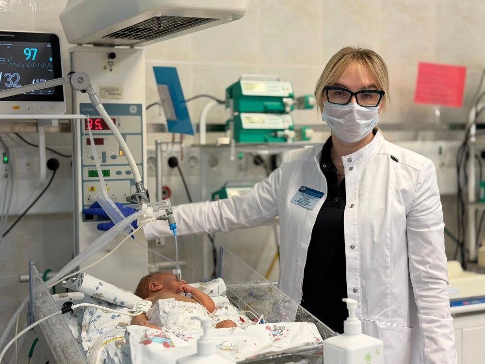    Заведующая отделением реанимации и интенсивной терапии недоношенных Ольга Куклина предупреждает об опасности курения для беременных женщин. Фото: Первая республиканская клиническая больница Ижевска