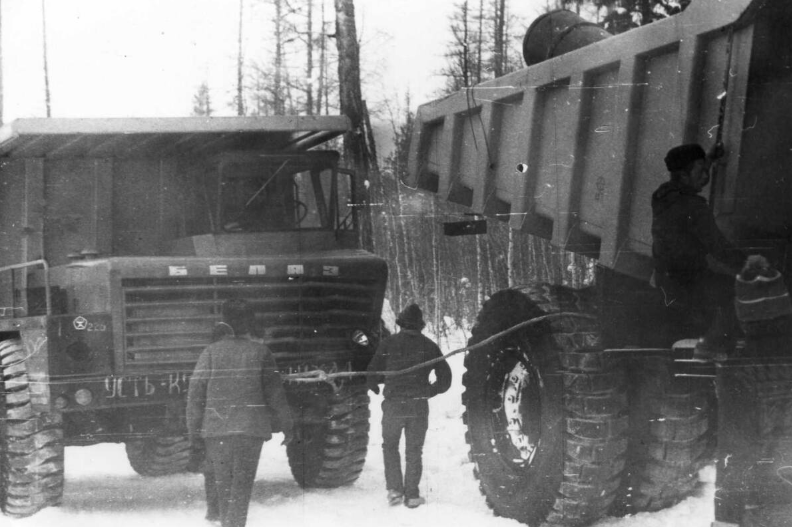 Фото автора. 80 годы двадцатого века. Зимник Усть-Кут – Мирный.