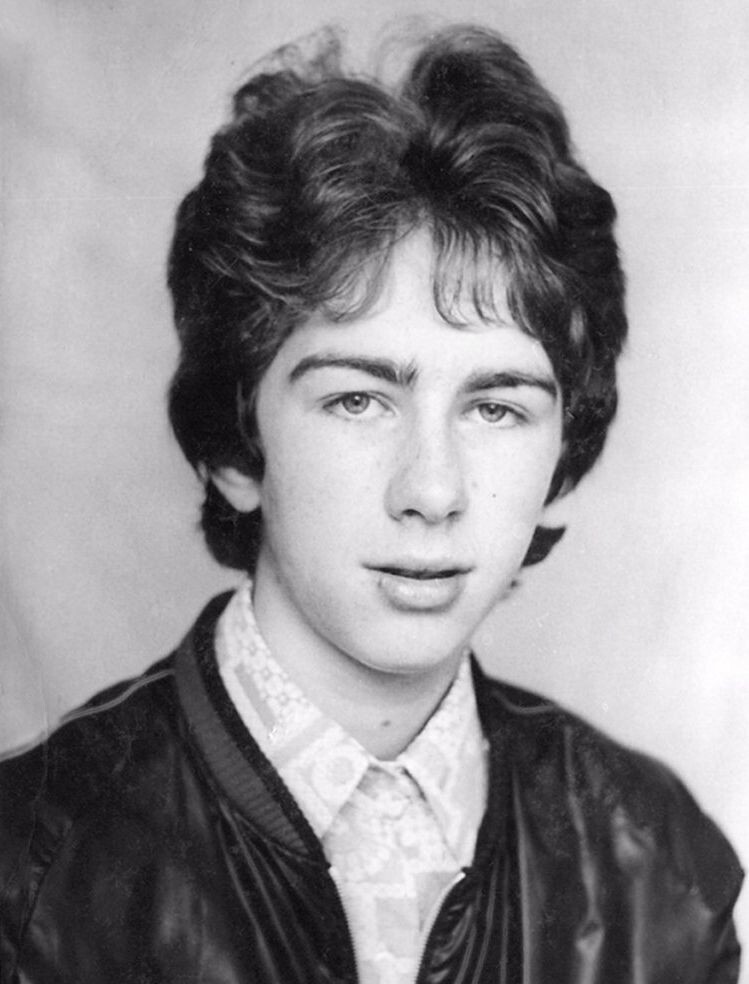 Валерий Сюткин в юности.