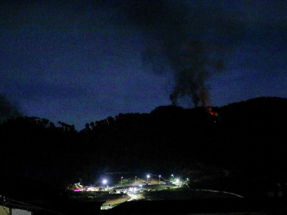    Дым над военной базой в Каракасе | © REUTERS / Leonardo Fernandez Viloria