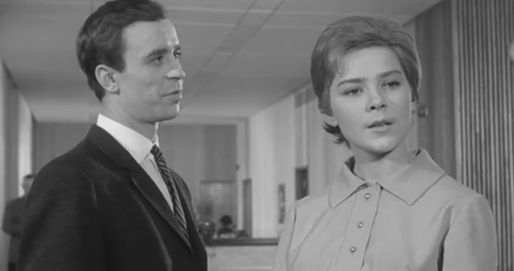 "Дайте жалобную книгу" (1965): зачем Володька сбрил усы?