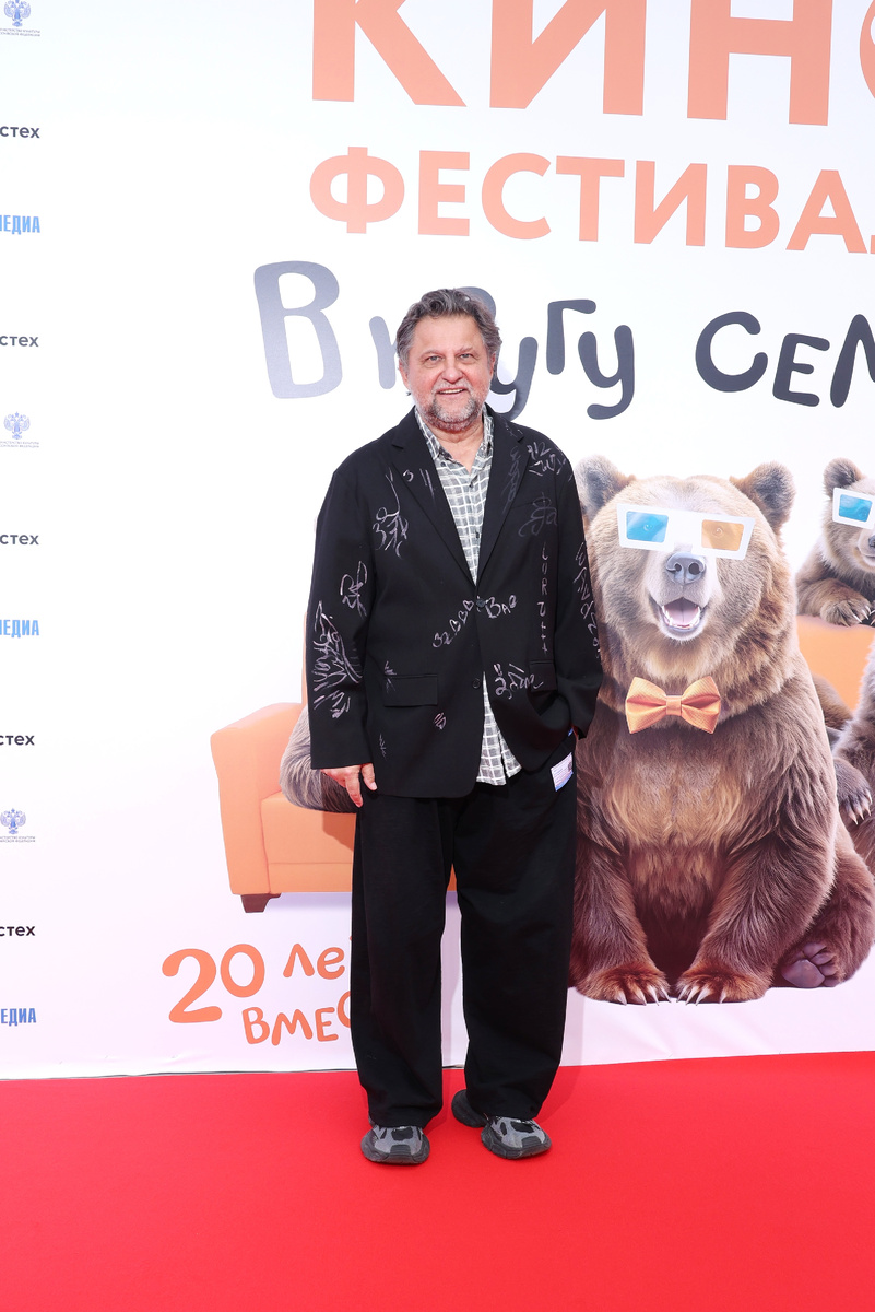 Александр Самойленко — советский и российский актёр театра и кино, кинорежиссёр, продюсер