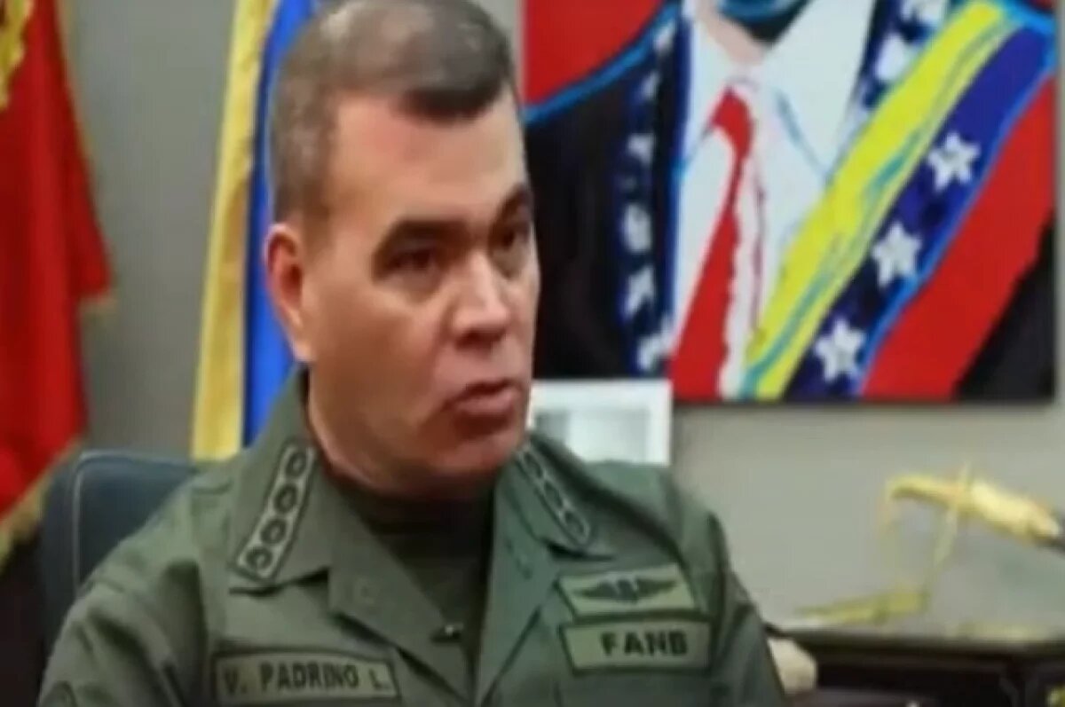    Связь с министром обороны Венесуэлы потеряна после ударов по его резиденции