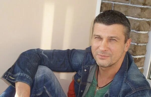 Муж отдал наши накопления на ипотеку маме: «Ей нужнее, она старенькая». Я не стала скандалить, просто предложила переписать нашу дачу